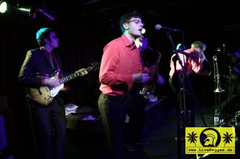 Ken Guru - The Highjumpers (D) Groove Station - Dresden 04. Februar 2011 (11).JPG